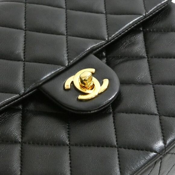 Chanel Lambskin Shoulder Bag - Picture 4 of 7